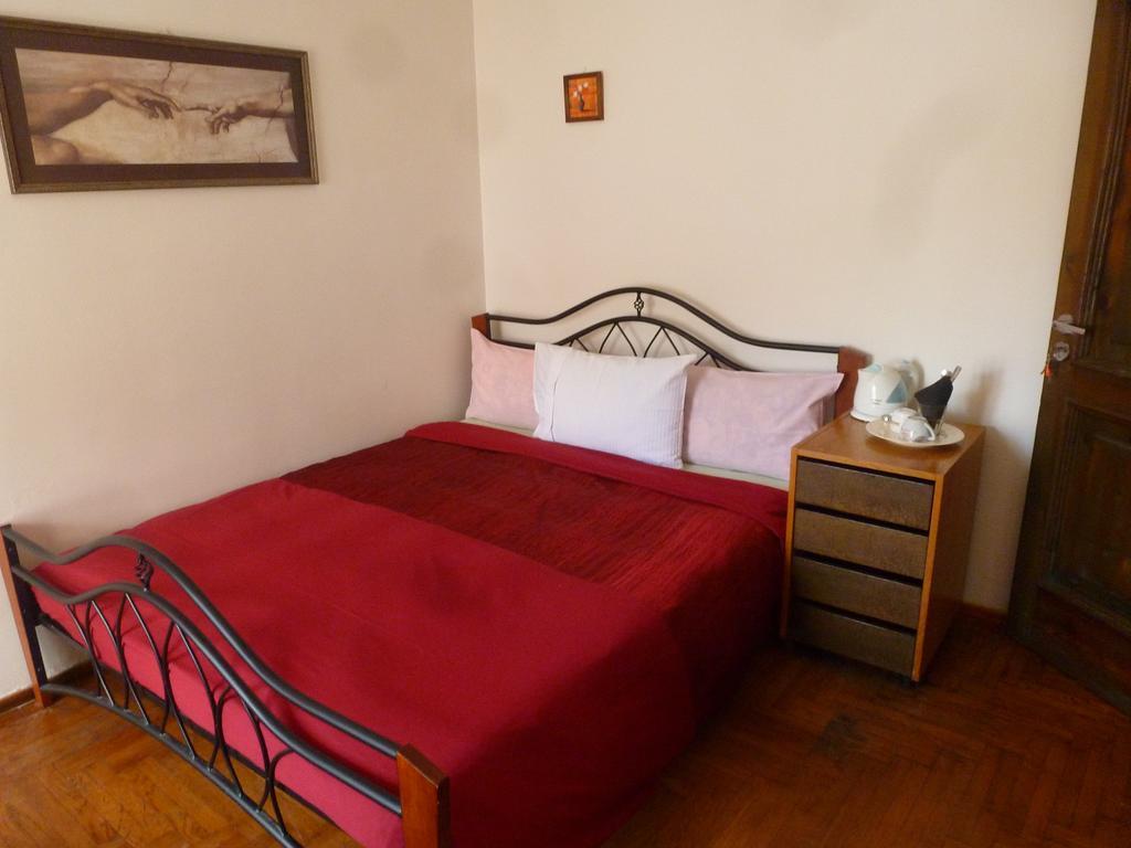 Seven Fridays Guest House Vilnius Room photo